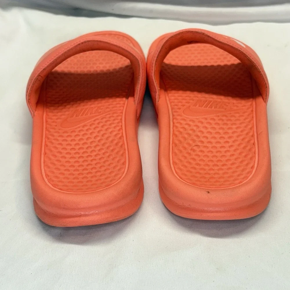 NIKE BENASSI JDI Womens Slides 343881-818 Size 8  EUR‎ 39 Mango White